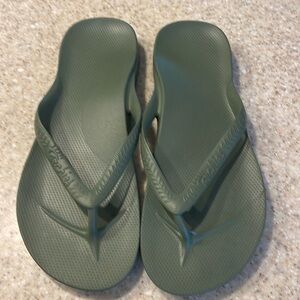 Brand new Archie’s flip flops ! Men’s 8/womens 9